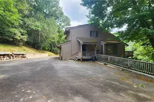 625 E Old Turnpike Rd, Banner Elk, NC 28604 - Photo 2