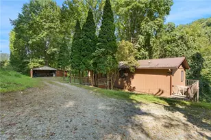 236 Cloudrise Ln, Banner Elk, NC 28604 - Photo 2