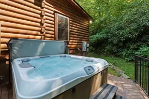 689 Sugar Mountain Dr, Sugar Mountain, NC 28604 - Photo 32