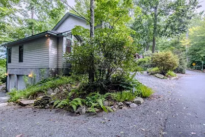 169 Woodcliff Loop, Newland, NC 28657 - Photo 2