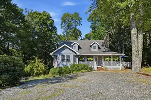 915 Balsam Dr, Newland, NC 28657 - Photo 8