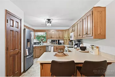 915 Balsam Drive, Newland, NC 28657 - Photo 22