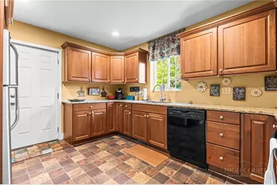 220 Brook Ln, West Jefferson, NC 28694 - Photo 4