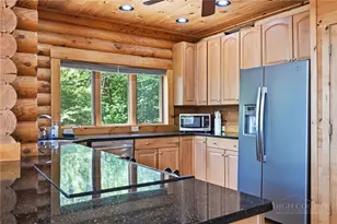568 Deer Run Rd, Purlear, NC 28665 - Photo 10