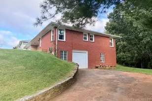 102 Knollview Dr, Jefferson, NC 28640 - Photo 2