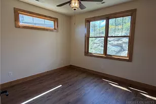 156 Crescent Ln, Sugar Mountain, NC 28604 - Photo 16