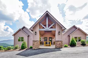 156 Crescent Ln, Sugar Mountain, NC 28604 - Photo 2
