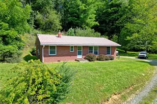 632 Queen St, Boone, NC 28607 - Photo 2