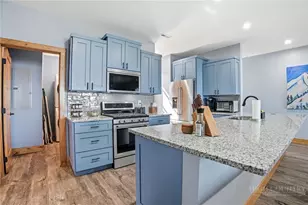 142 Crescent Ln, Sugar Mountain, NC 28604 - Photo 12