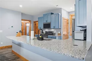 142 Crescent Ln, Sugar Mountain, NC 28604 - Photo 10