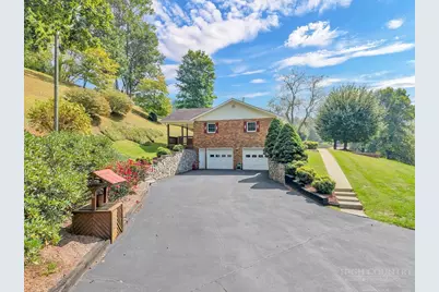6762 Hwy 421 N, Vilas, NC 28692 - Photo 4