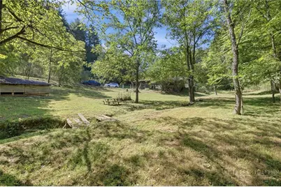 325 Sawyers Rd, Warrensville, NC 28693 - Photo 24