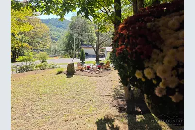 425 Jefferson, West Jefferson, NC 28694 - Photo 4