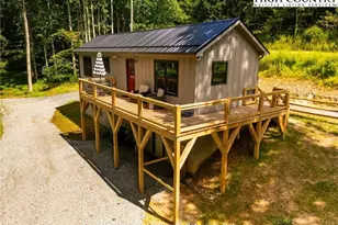 490 Laurelwood Ln, Boone, NC 28607 - Photo 2