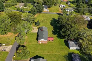 605 Lincoln Ln, Lenoir, NC 28645 - Photo 2