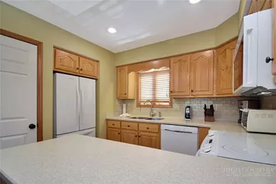 140 Pond View Lane Blue Ridge #4, Blowing Rock, NC 28605 - Photo 6