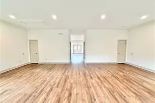 300 N Jefferson Ave, West Jefferson, NC 28694 - Photo 14