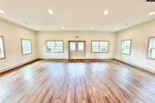 300 N Jefferson Ave, West Jefferson, NC 28694 - Photo 8
