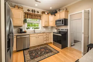 240 Village Dr, Blowing Rock, NC 28605 - Photo 22