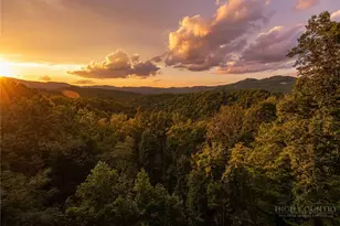 329 Deer Run Rd, Deep Gap, NC 28618 - Photo 6