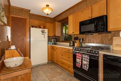 329 Deer Run Road, Deep Gap, NC 28618 - Photo 22