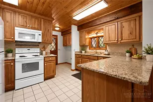 625 Mountain Glen Dr, Newland, NC 28657 - Photo 14