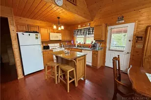 183 E Weaver Ford Rd, Grassy Creek, NC 28631 - Photo 8