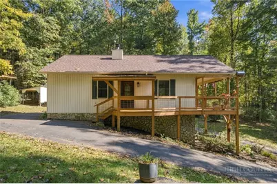 843 Oak Tree Lane, Jefferson, NC 28640 - Photo 2