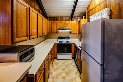 218 Lakeledge Road, Beech Mountain, NC 28604 - Photo 12