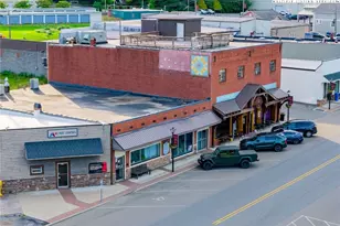 306 S Jefferson Ave, West Jefferson, NC 28694 - Photo 1