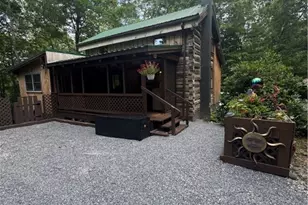 181 Oak Ln, Newland, NC 28657 - Photo 1