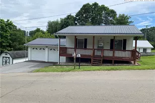 309 Locust St, West Jefferson, NC 28694 - Photo 1