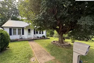 511 Ridgecrest Ave, West Jefferson, NC 28694 - Photo 1