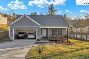 165 W Evergreen St, West Jefferson, NC 28694 - Photo 1