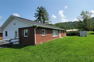 136 Ivy Dr, Boone, NC 28607 - Photo 1