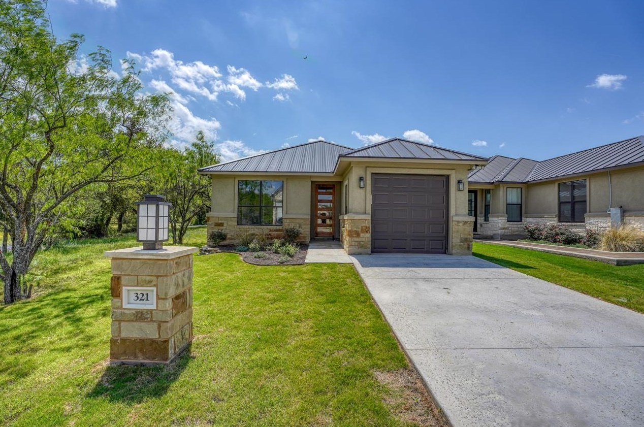321 Parallel Cir, Cypress Mill, TX 78657