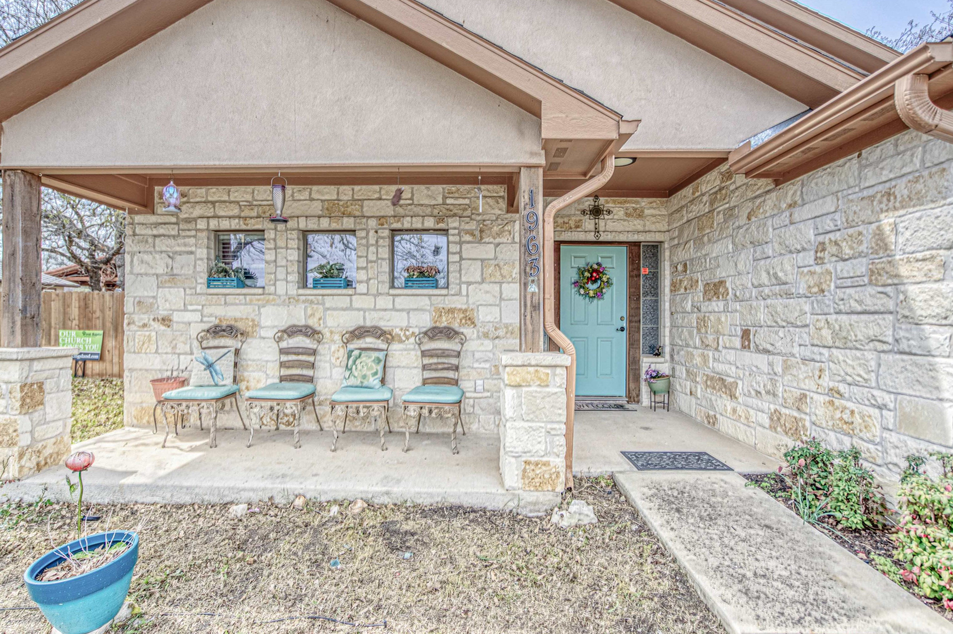 1963 Greenwood Ln, Lakeside Heights, TX 78639-5968