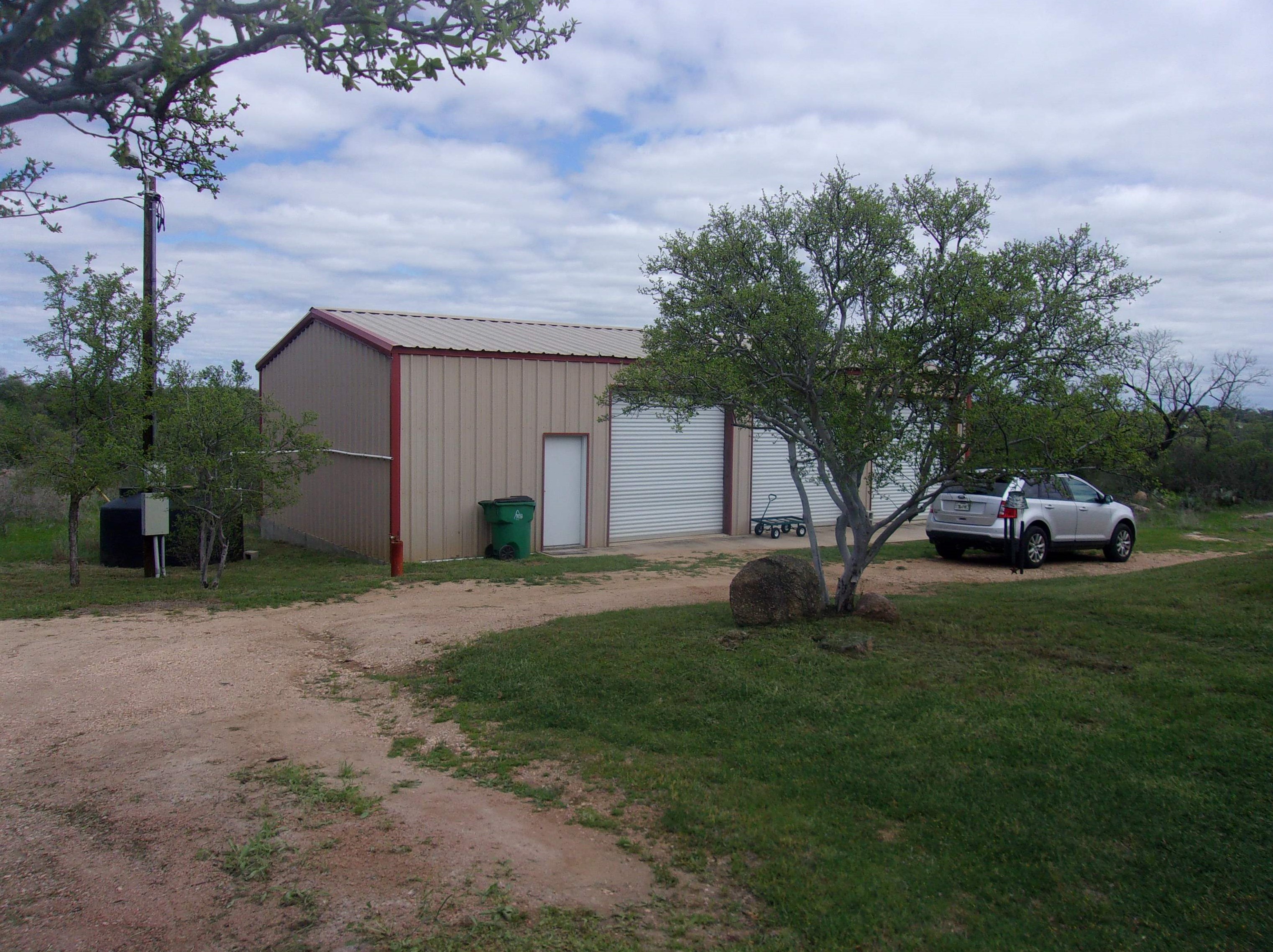 117 Oak Mountain Cir, Sunrise Beach TX  78643-9558 exterior