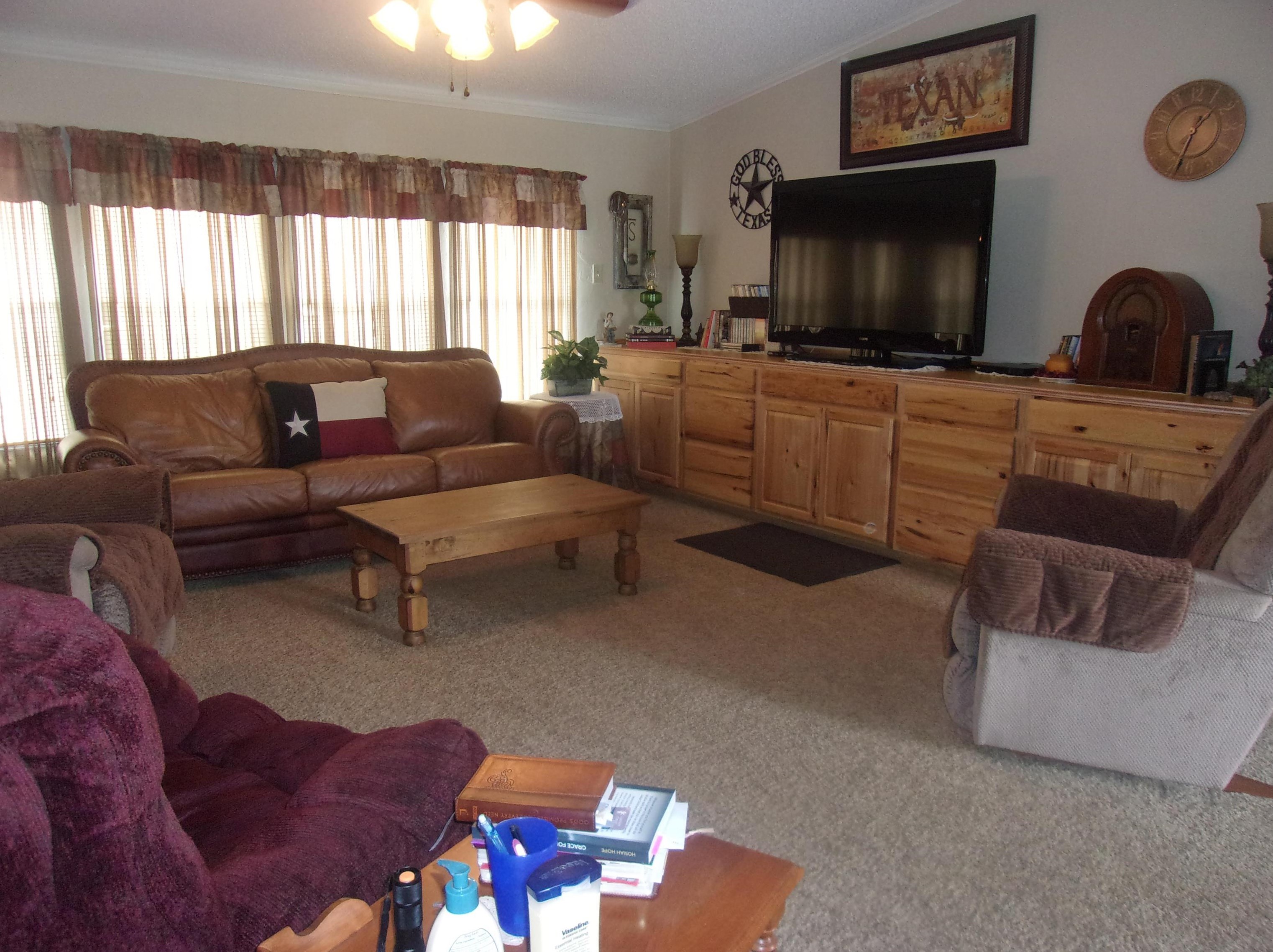 117 Oak Mountain Cir, Sunrise Beach TX  78643-9558 exterior