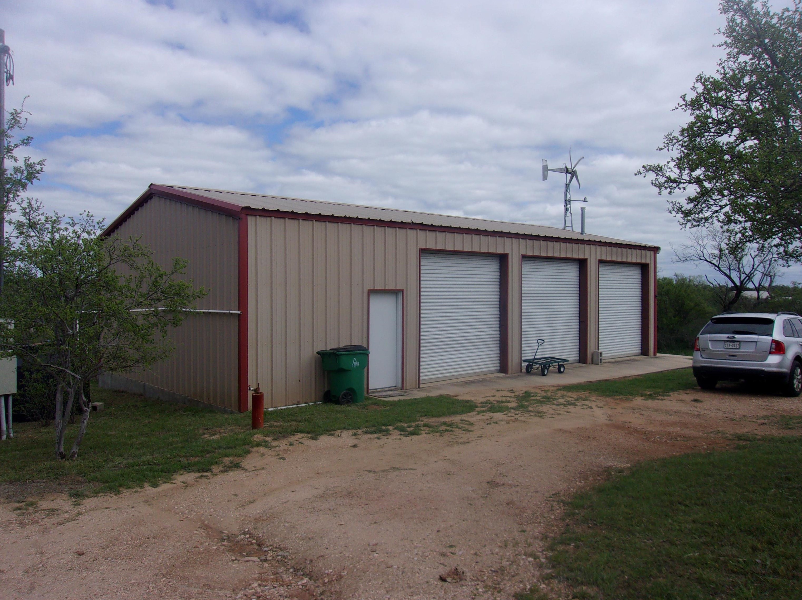 117 Oak Mountain Cir, Sunrise Beach TX  78643-9558 exterior