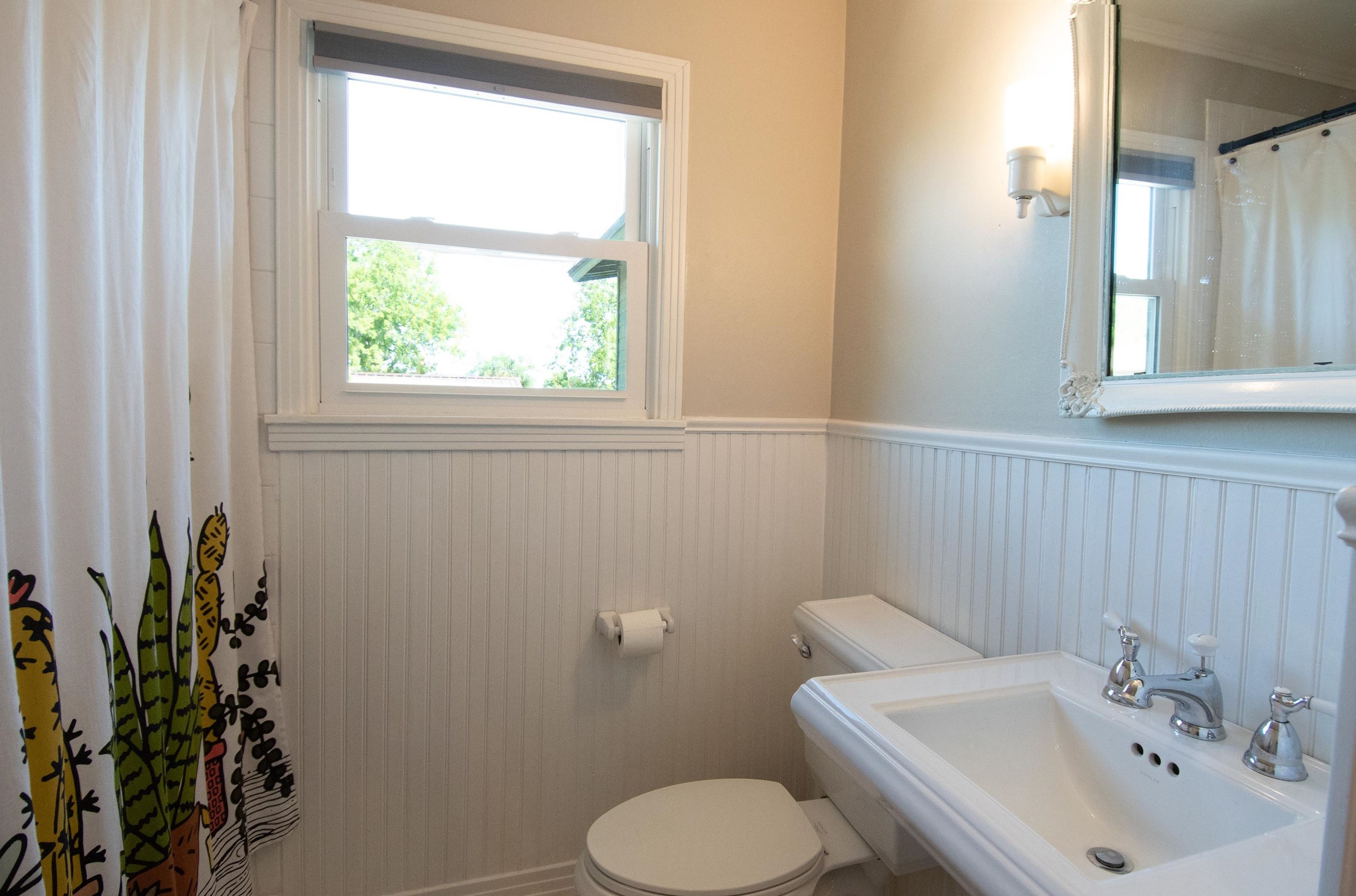 1709 Oatman St, Sunrise Beach TX  78643-2728 exterior