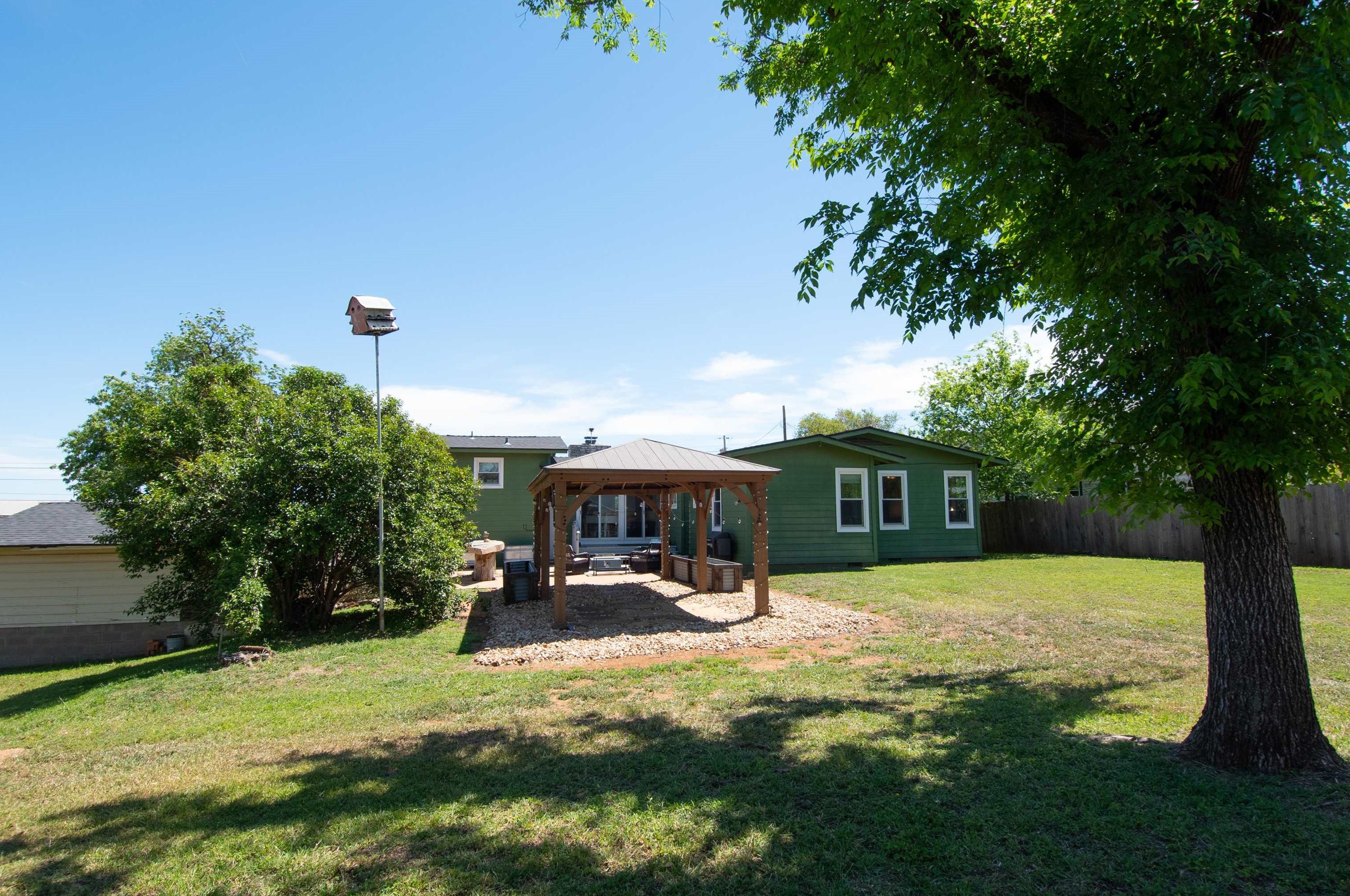 1709 Oatman St, Sunrise Beach TX  78643-2728 exterior