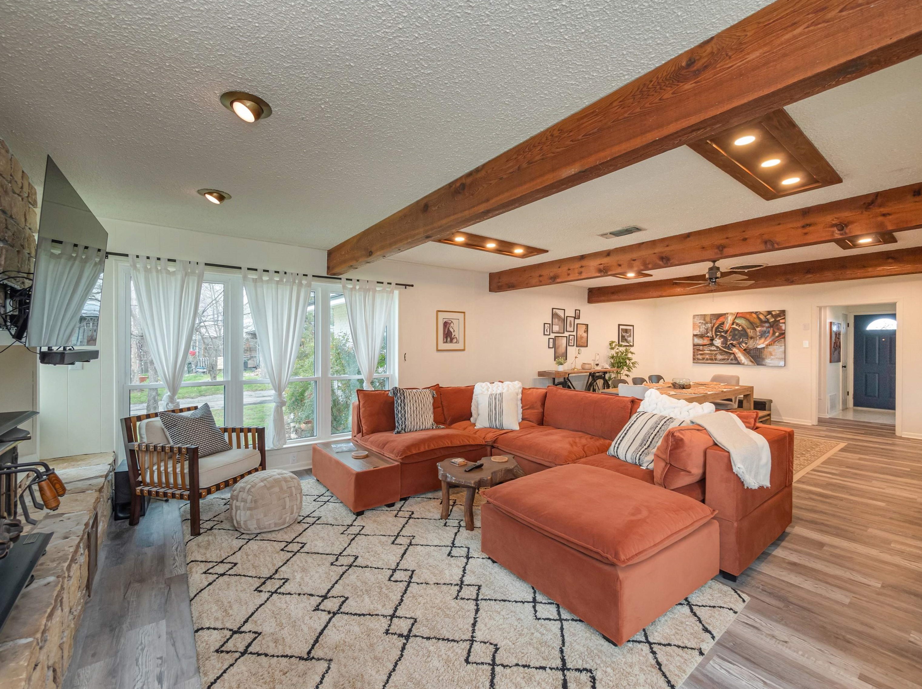 1107 Sandstone St, Sunrise Beach TX  78643-2426 exterior
