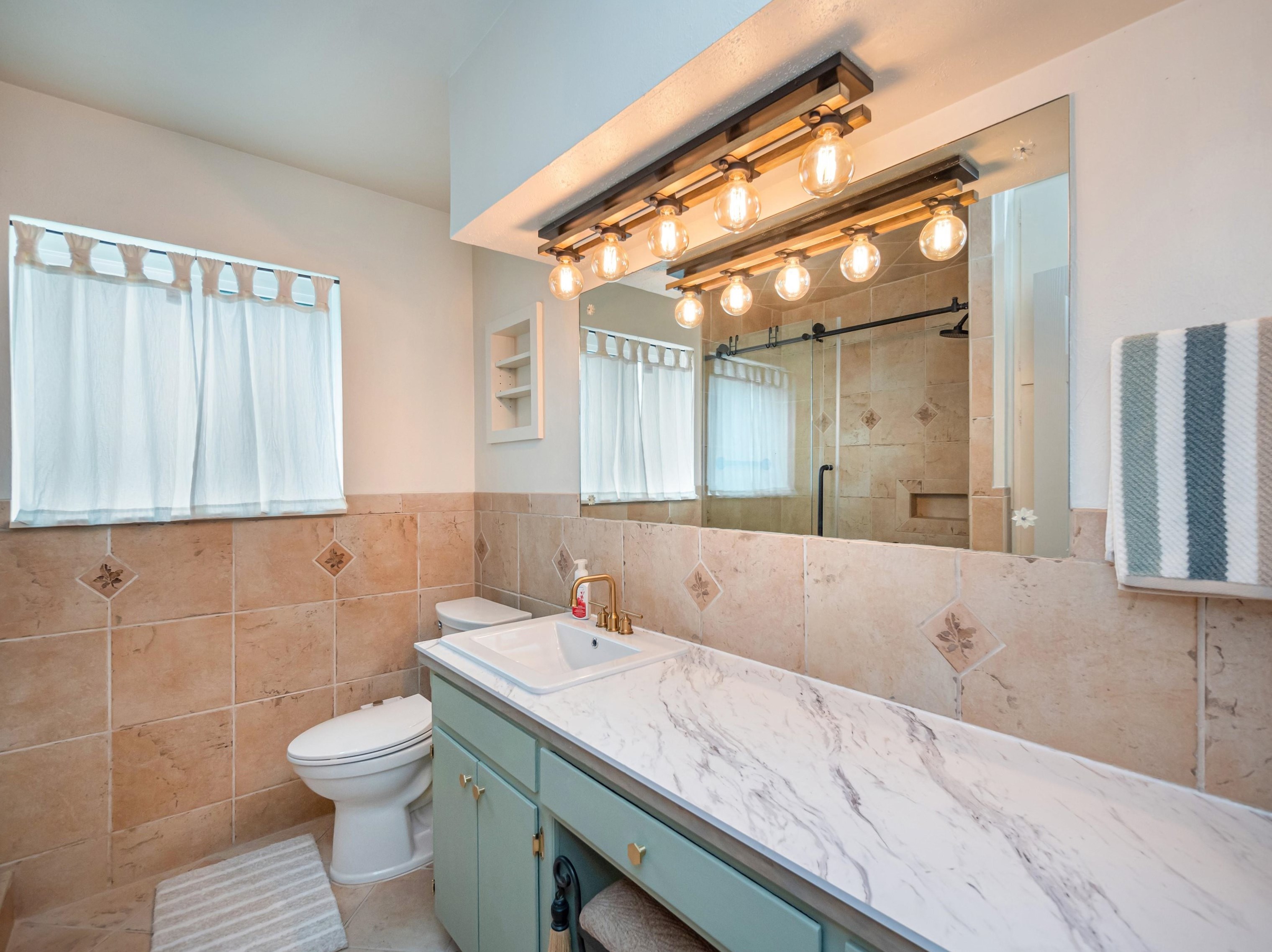 1107 Sandstone St, Sunrise Beach TX  78643-2426 exterior