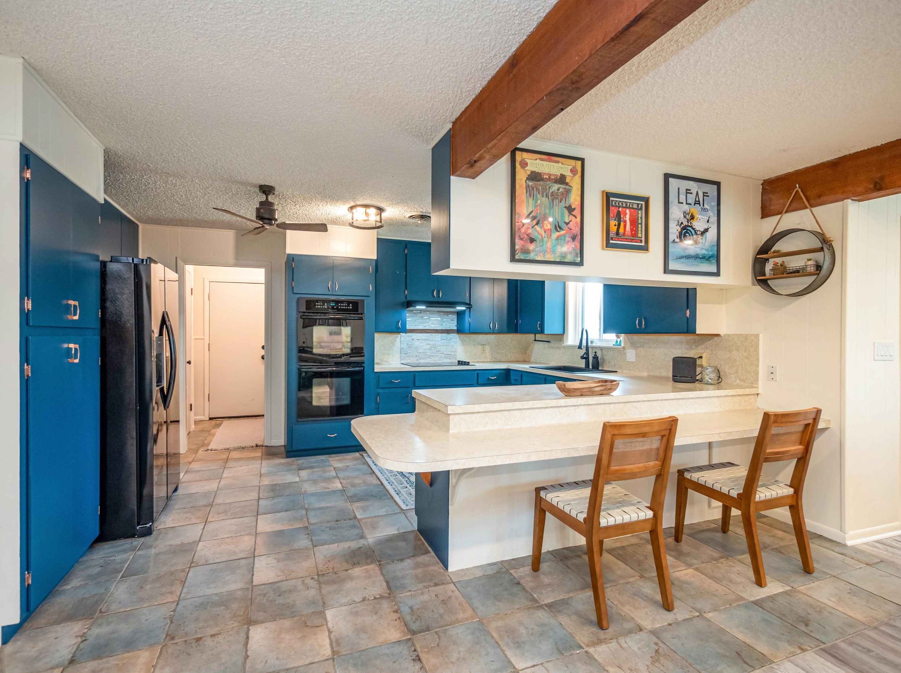 1107 Sandstone St, Sunrise Beach TX  78643-2426 exterior