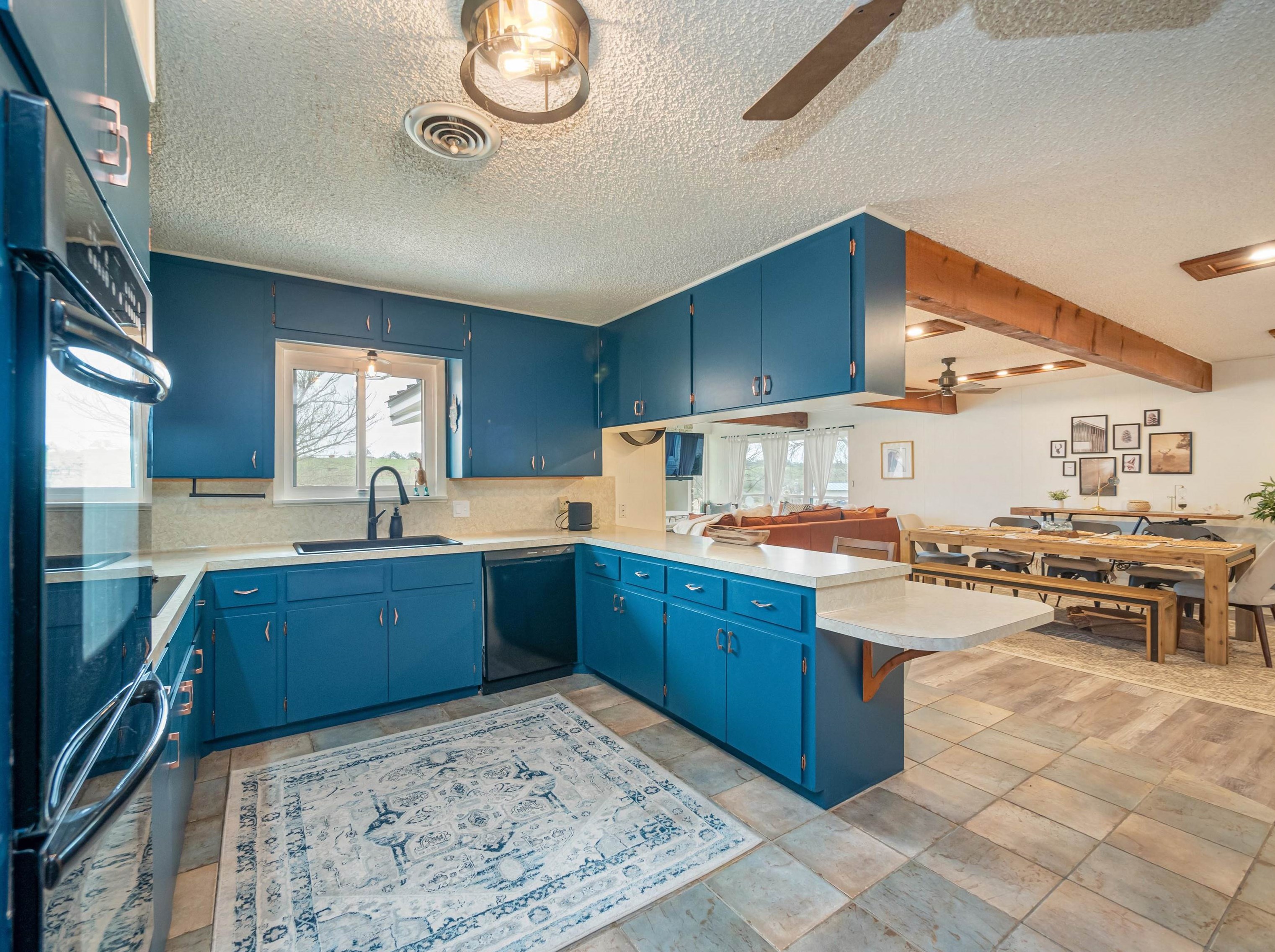1107 Sandstone St, Sunrise Beach TX  78643-2426 exterior