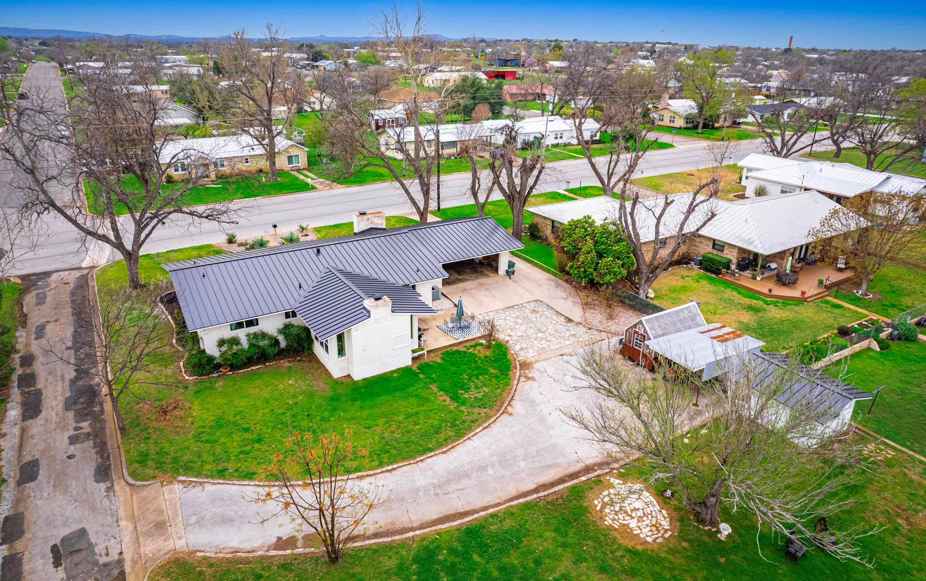 1107 Sandstone St, Sunrise Beach TX  78643-2426 exterior