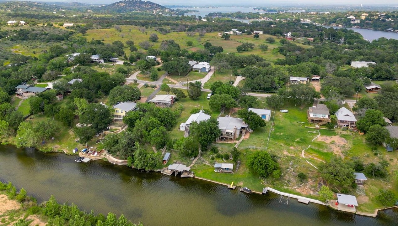 857 Sandy Mountain Dr, Sunrise Beach, TX 78643