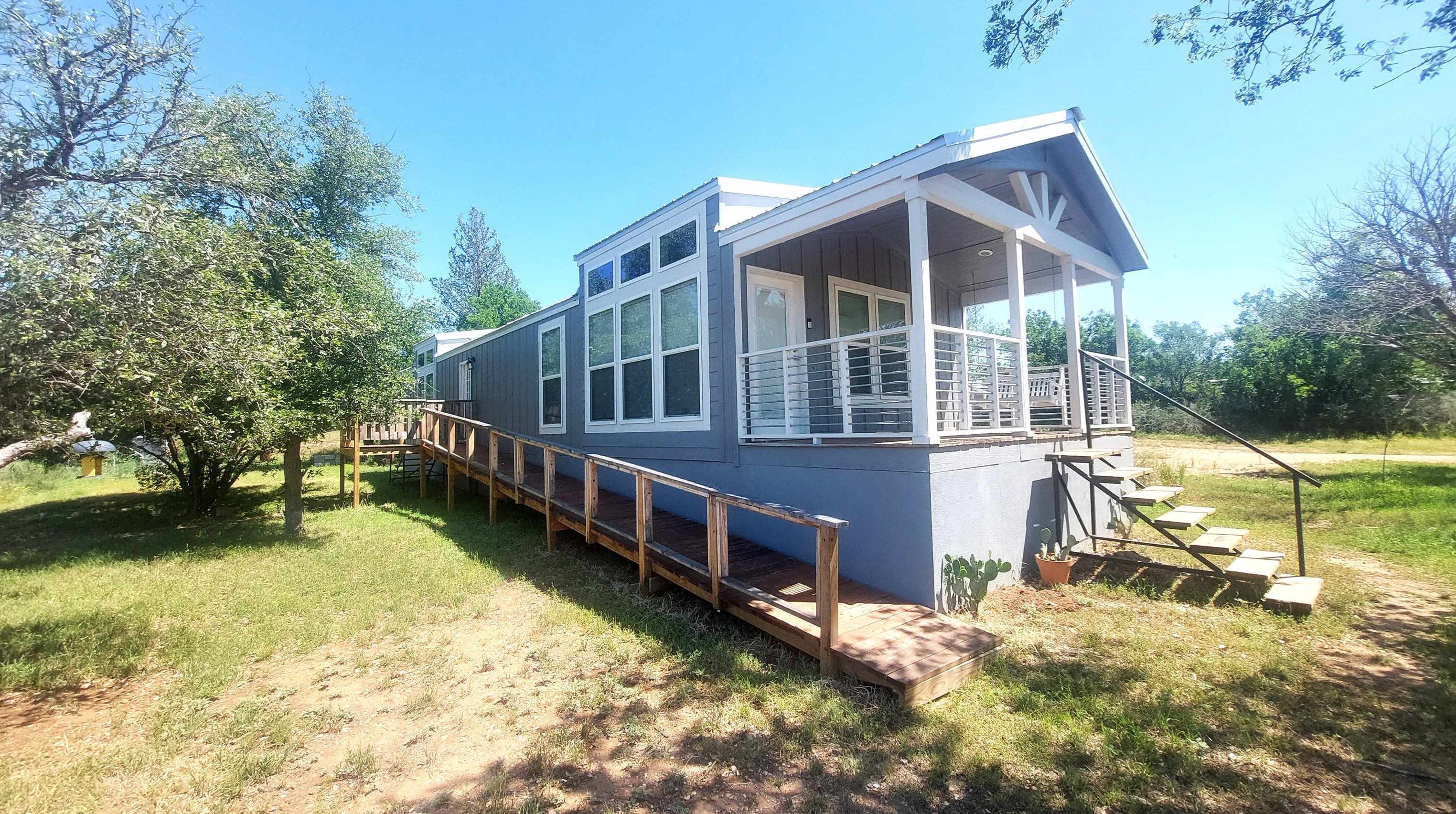 809 Ollie St, Sunrise Beach, TX 78643-2661