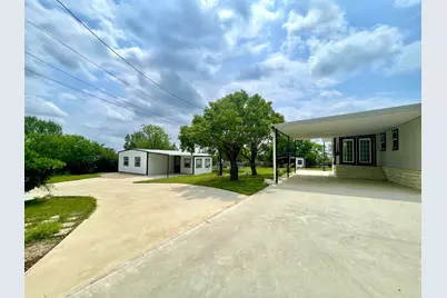 1108 Ashley, Llano, TX 78643 - Photo 4